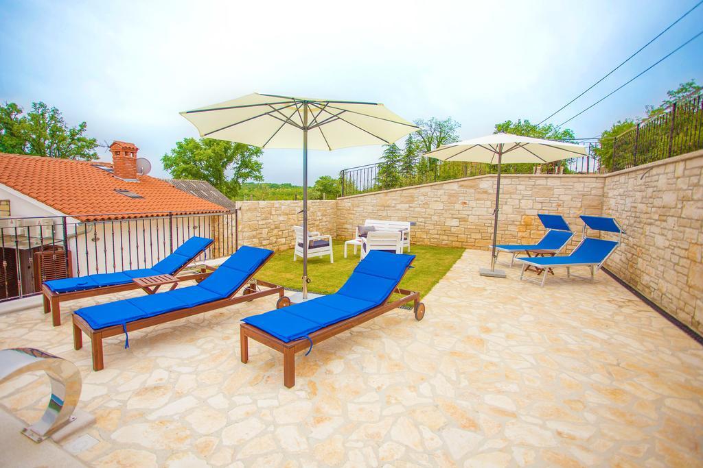 Villa Lara Karojba Oda fotoğraf