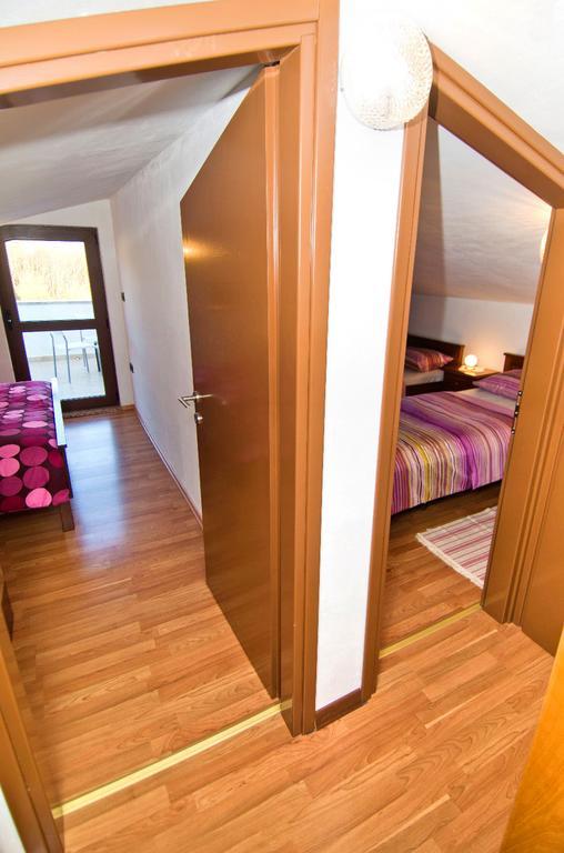 Villa Lara Karojba Oda fotoğraf
